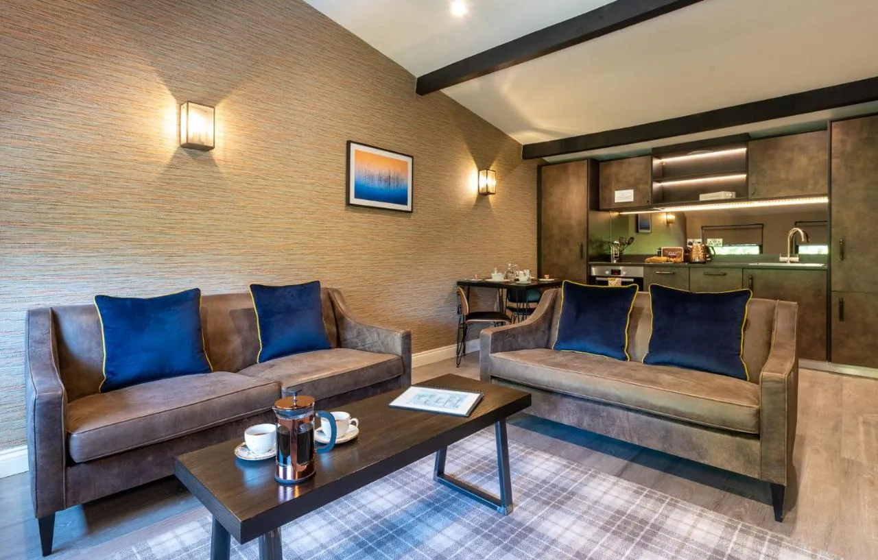 Suite (No pets permitted)